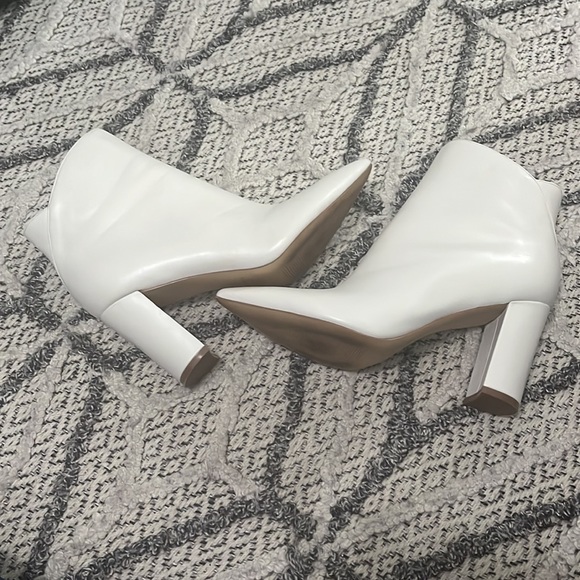 Marc Fisher Bootie - Picture 1 of 6